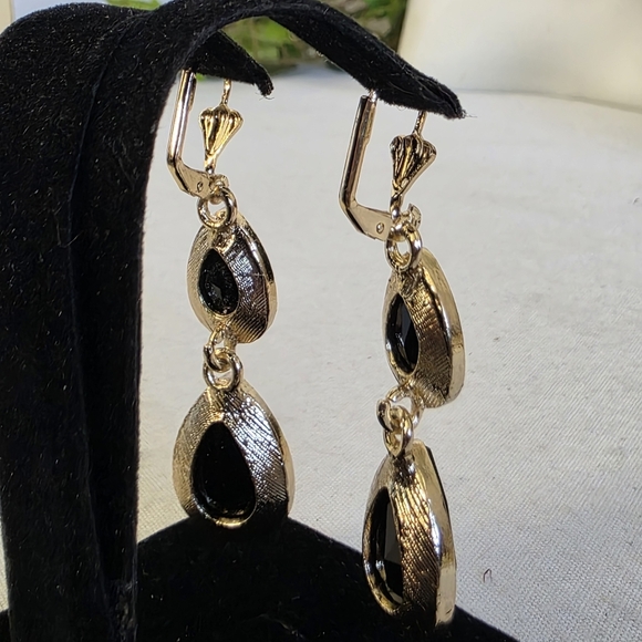 Gold Filled Black Glass Teardrop Necklace and Earrings Set - Picture 10 of 12